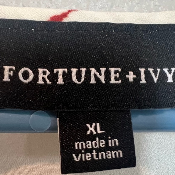 Fortune and Ivy short sleeve blouse. White with red windowpane pattern. XL - Picture 3 of 3